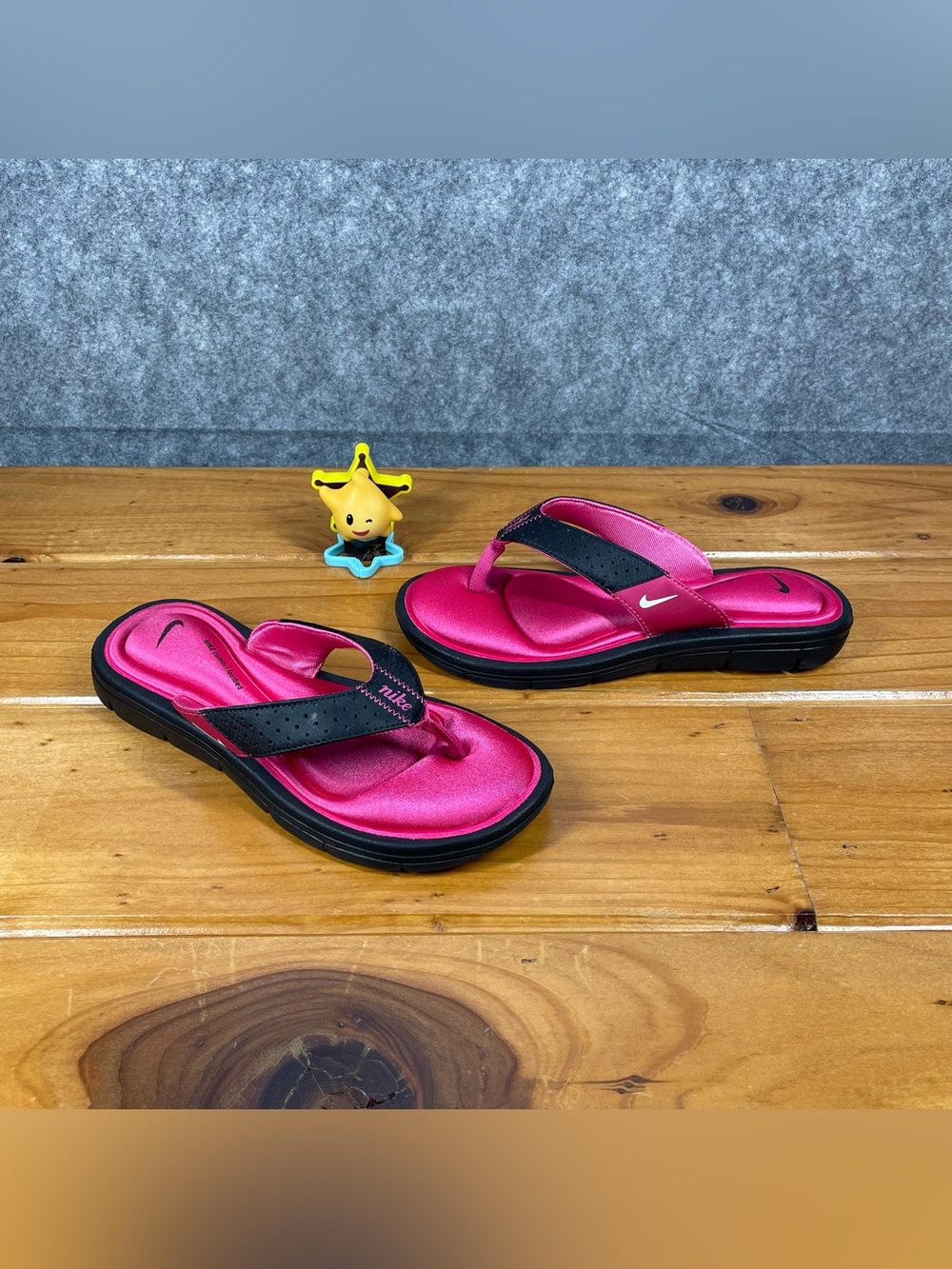 Nike Comfort Footbed Womens Size 6 Pink Black Thong Flip Flop Sandals 354925-012